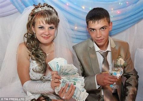 Youth From Deoghar Marries A Russian Girl In Vaidyanath。